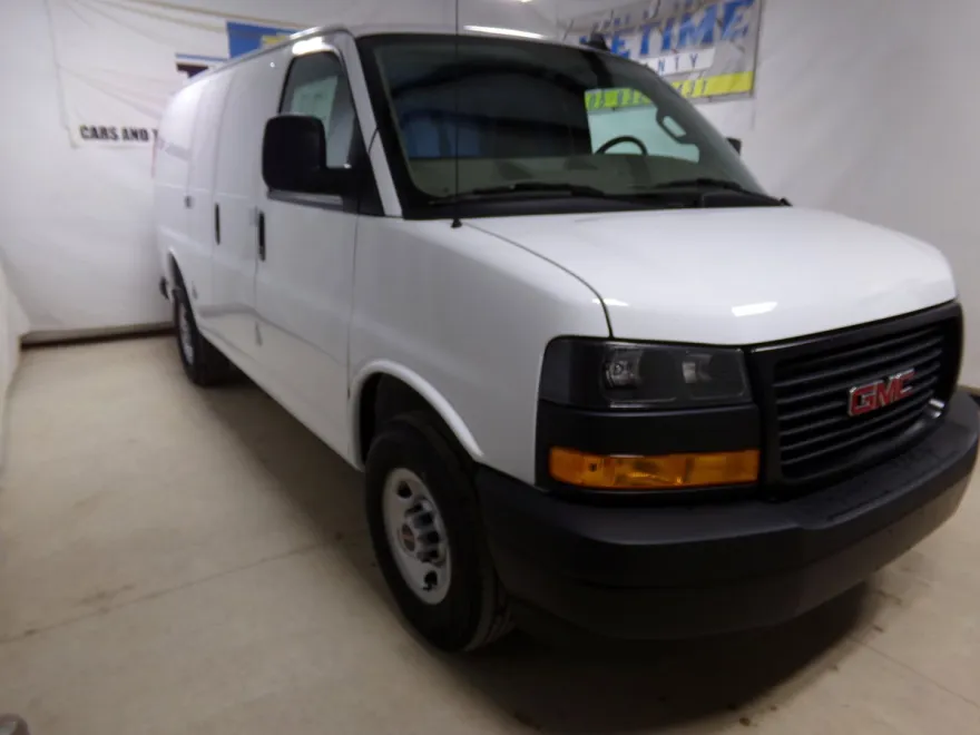2025 Gmc Savana Cargo 2500 photo 1
