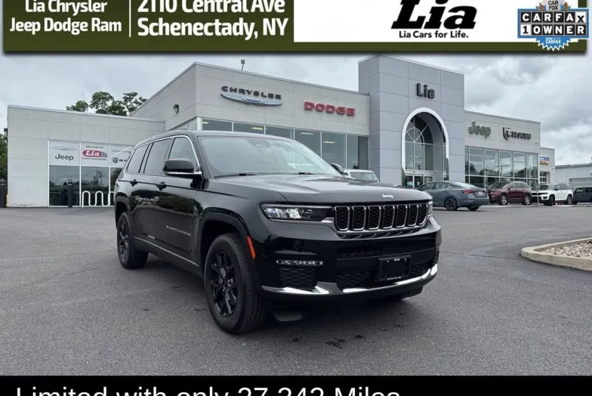 2023 Jeep Grand Cherokee Limited photo 1