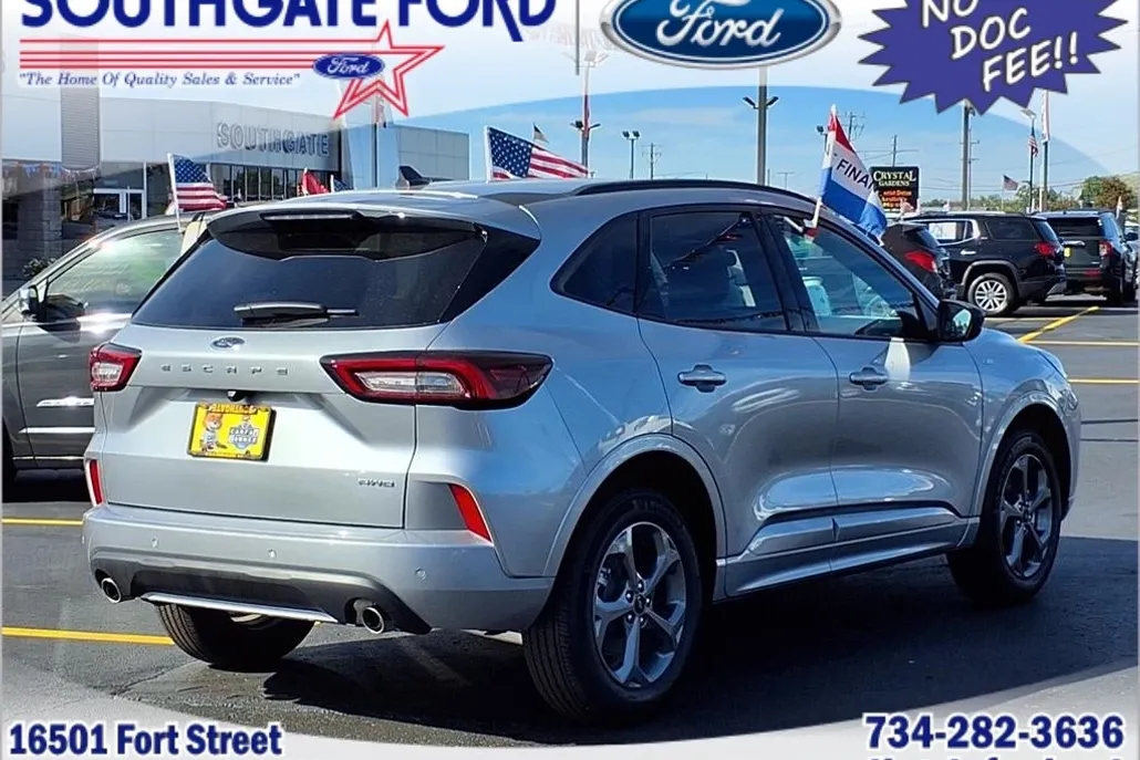 2023 Ford Escape ST-Line photo 1