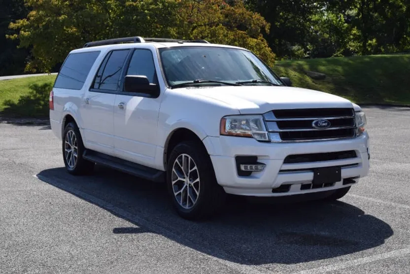 2017 Ford Expedition EL XLT photo 1