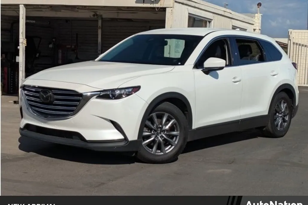 2022 Mazda CX-9 Touring photo 1
