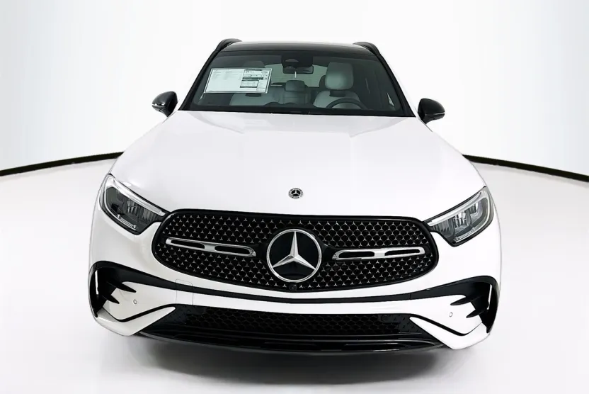 2026 Mercedes Benz GLC 300 photo 1