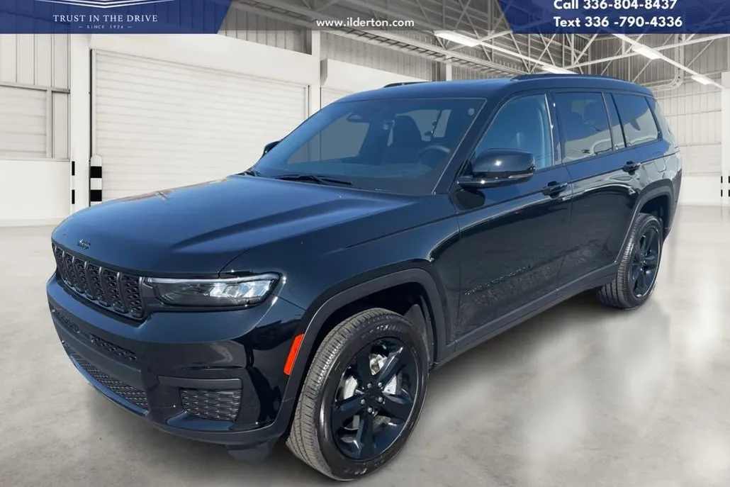 2025 Jeep Grand Cherokee Altitude photo 1