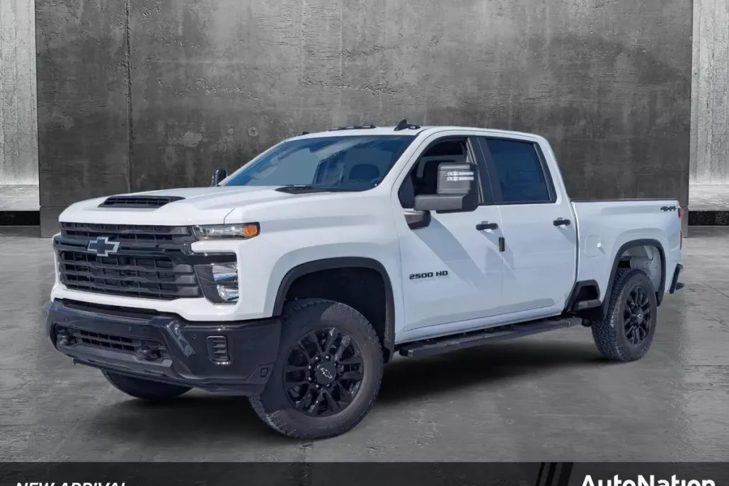 2025 Chevrolet Silverado 2500HD Custom photo 1