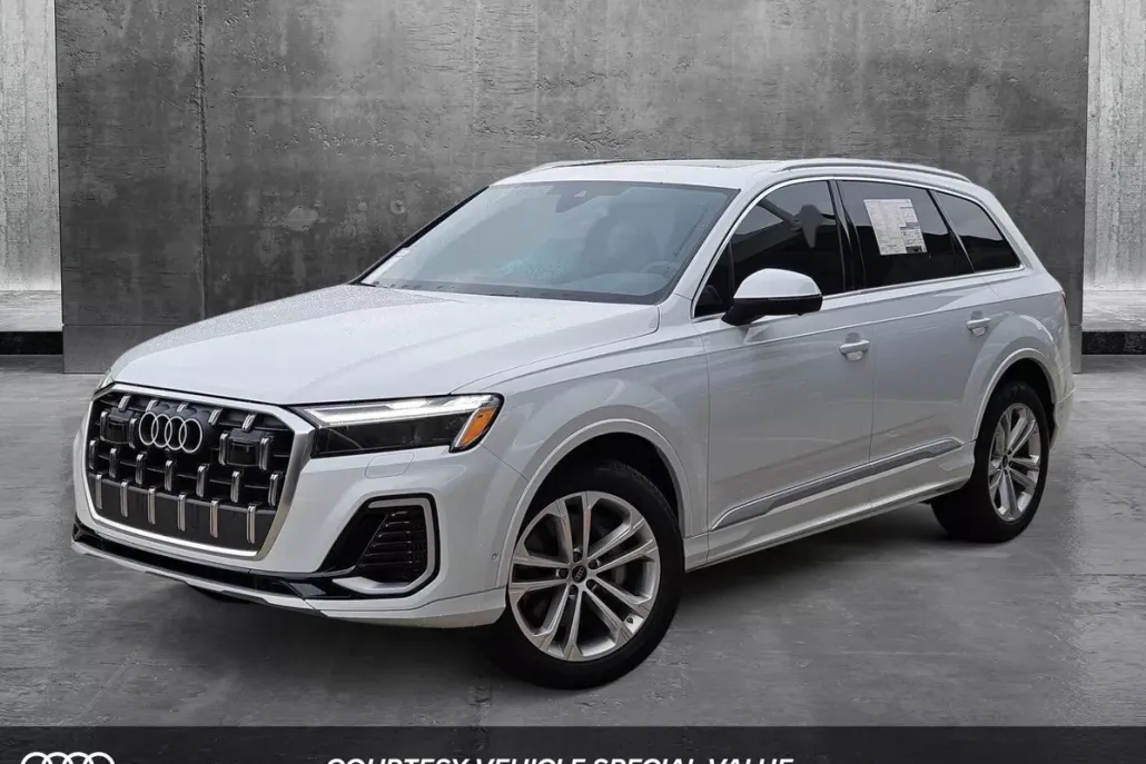 2025 Audi Q7 55 Premium Plus photo 1