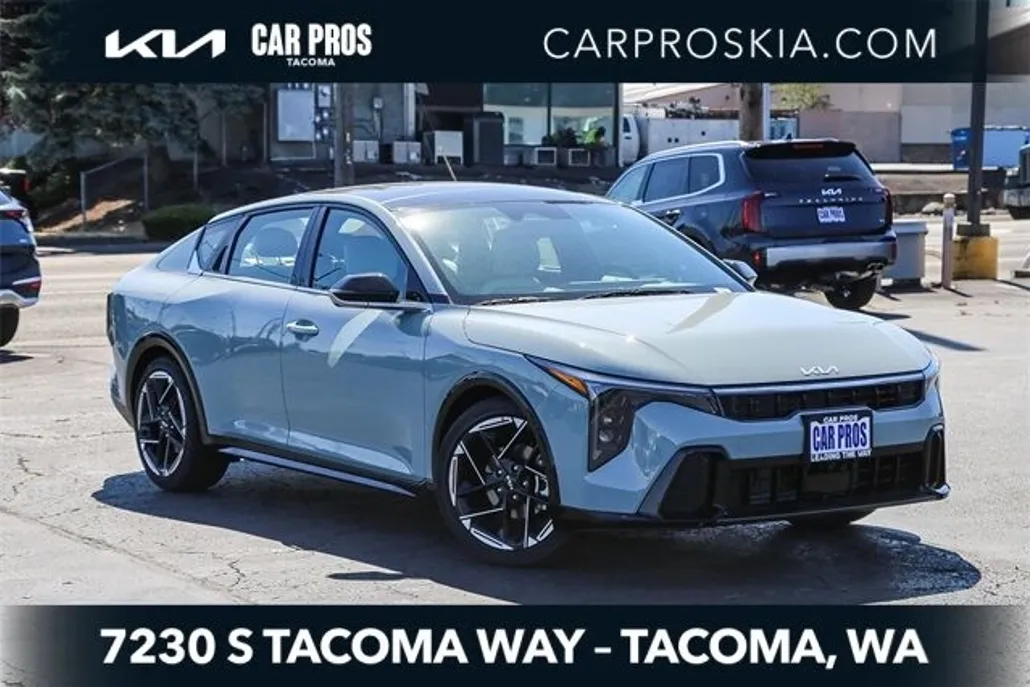 2025 Kia K4 GT-Line photo 1