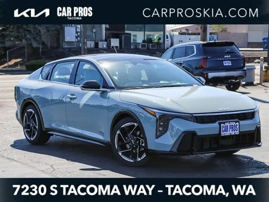 2025 Kia K4 GT-Line photo 1