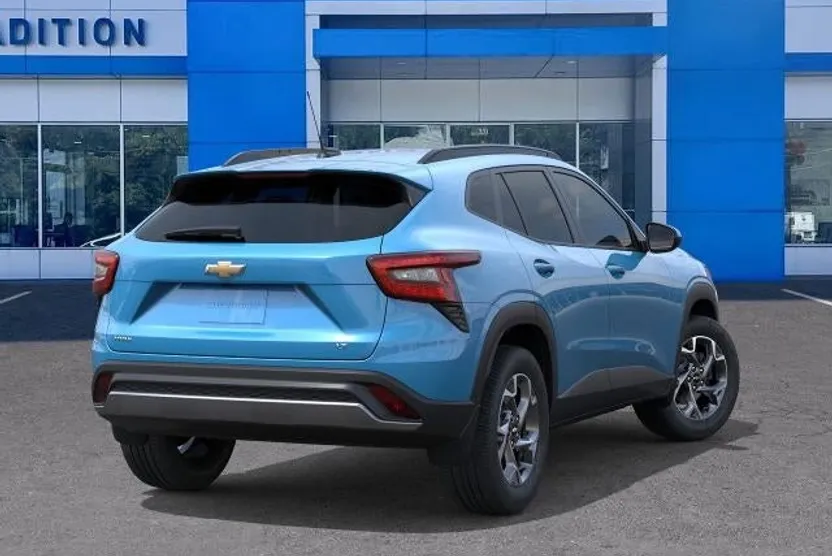 2026 Chevrolet Trax LT photo 1
