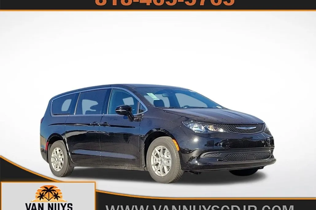 2025 Chrysler Voyager LX photo 1