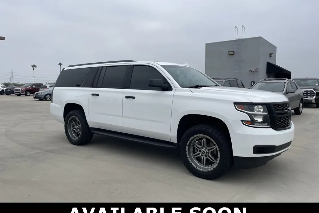 2018 Chevrolet Suburban LT photo 1