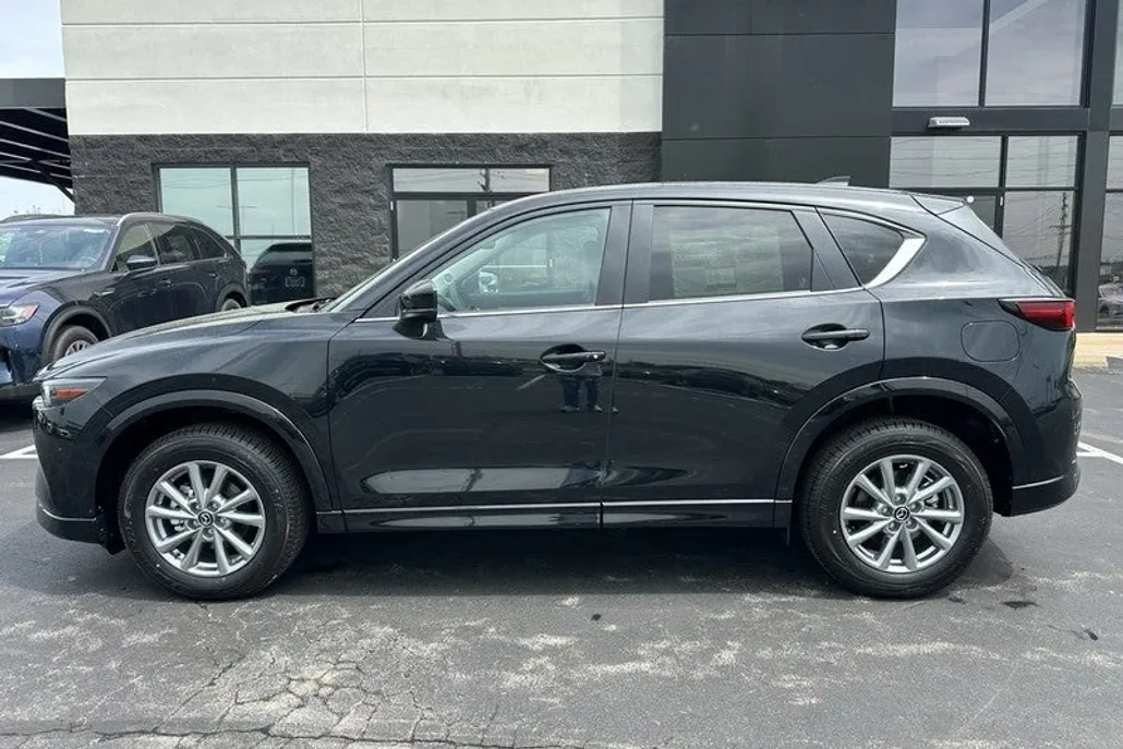 2025 Mazda CX-5 2.5 S Preferred photo 1