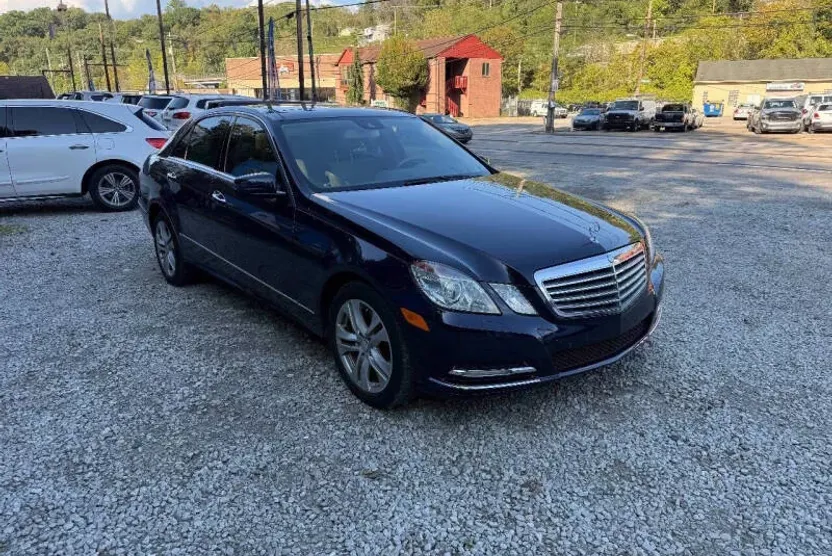 2011 Mercedes Benz E 350 4MATIC photo 1