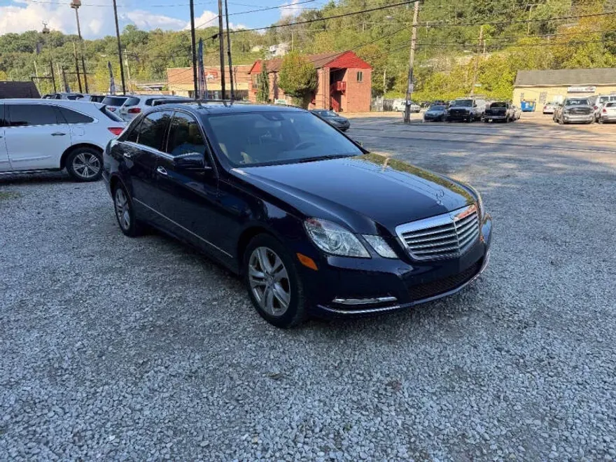 2011 Mercedes Benz E 350 4MATIC photo 1