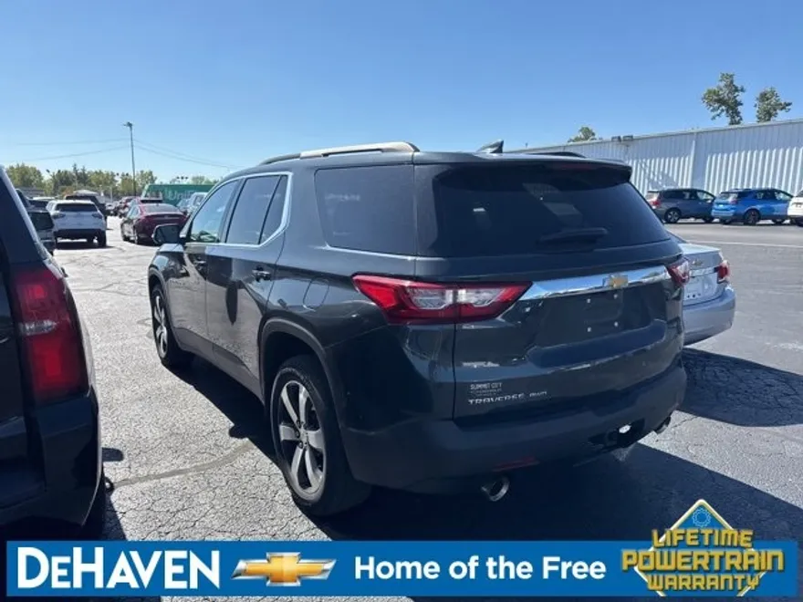 2021 Chevrolet Traverse Leather photo 1