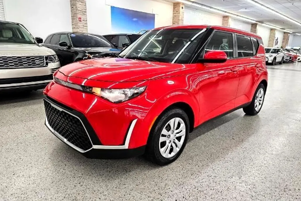 2023 Kia Soul LX photo 1