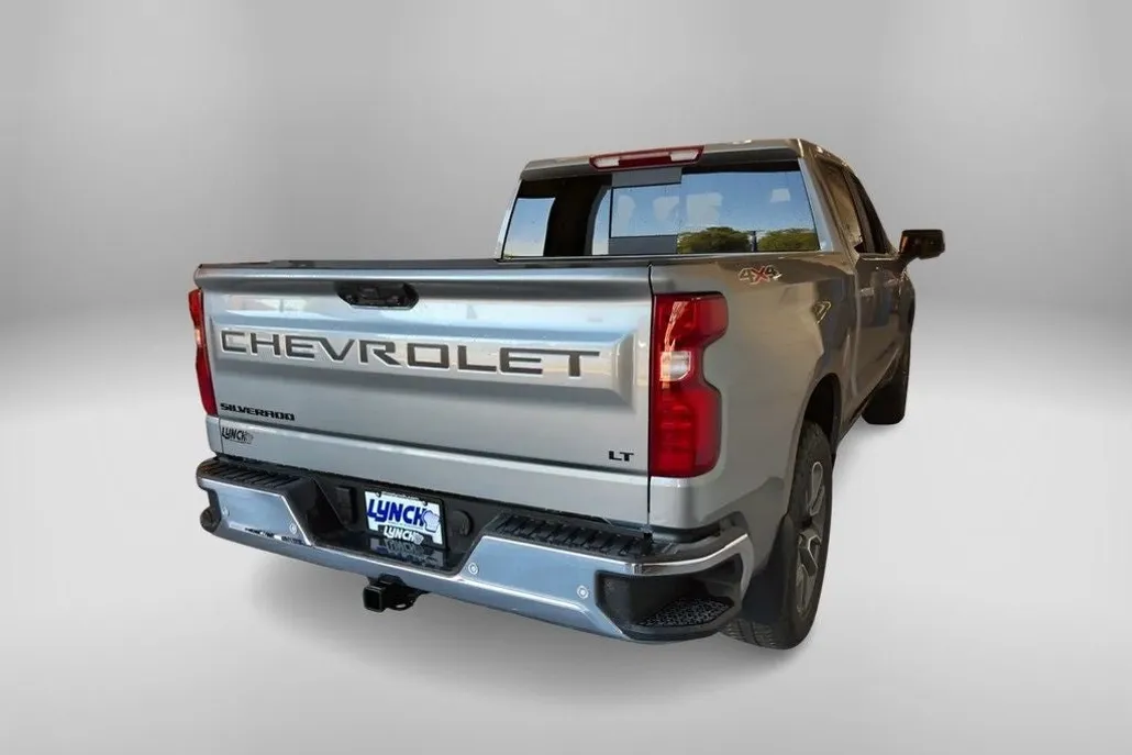 2026 Chevrolet Silverado 1500 LT photo 1