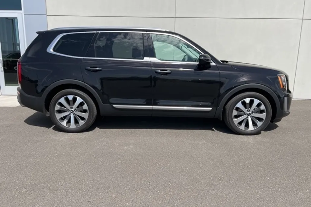 2022 Kia Telluride SX photo 1