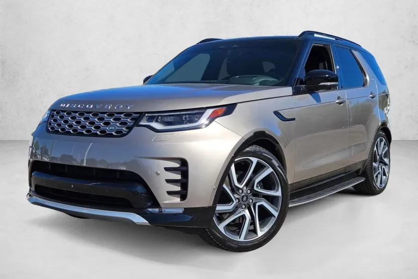 2024 Land Rover Discovery Metropolitan Edition photo 1