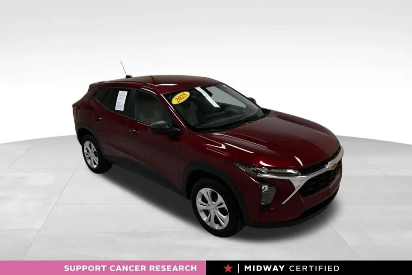 2025 Chevrolet Trax LS photo 1