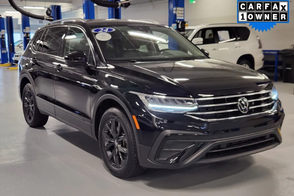 2024 Volkswagen Tiguan SE Wolfsburg Edition photo 1