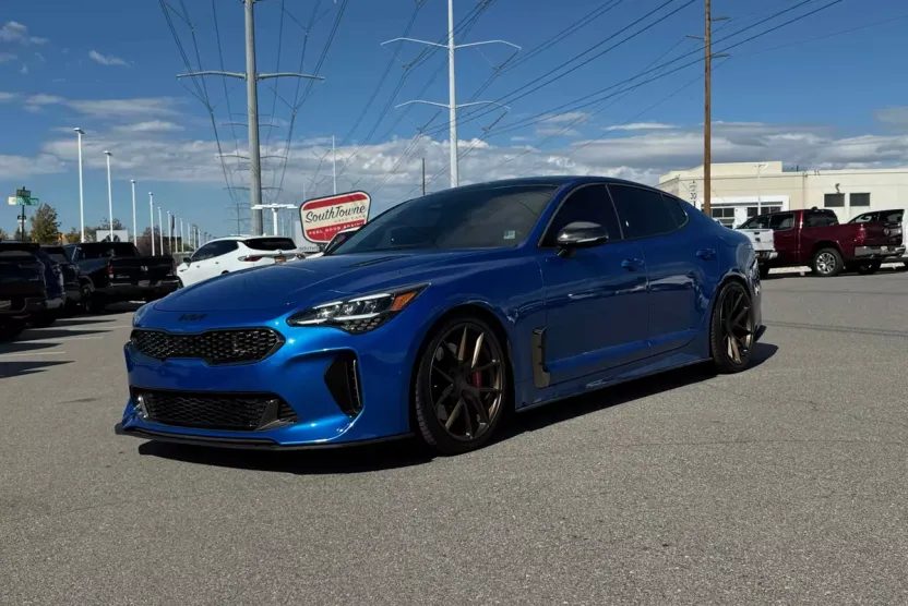 2022 Kia Stinger GT1 photo 1
