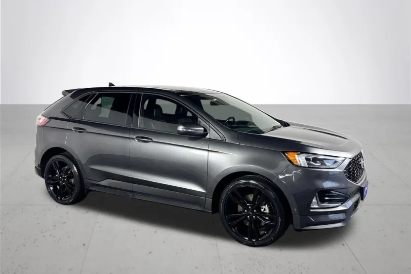 2020 Ford Edge ST photo 1