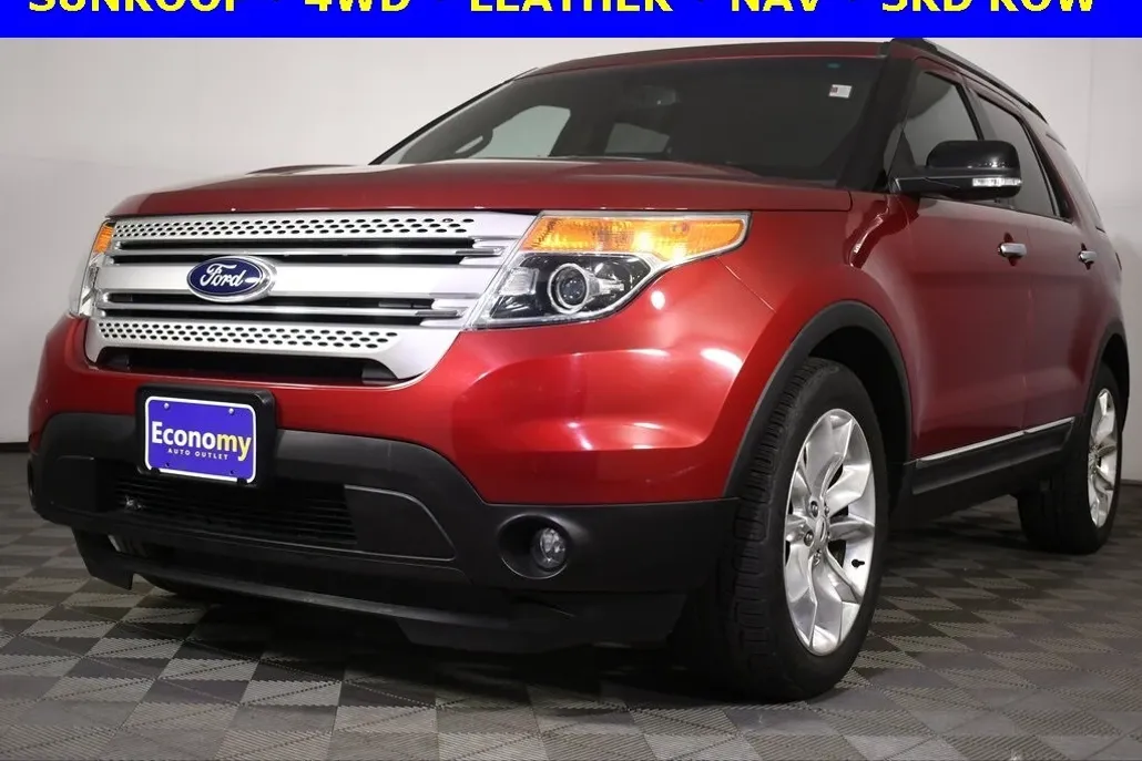 2015 Ford Explorer XLT photo 1