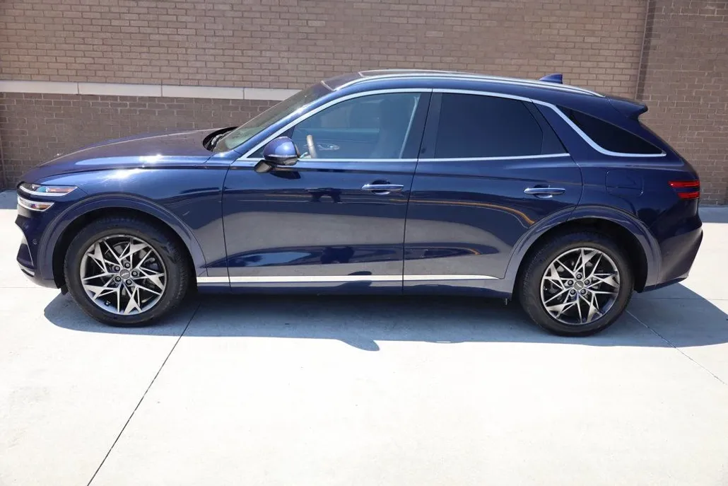 2022 Genesis GV70 2.5T Advanced photo 1