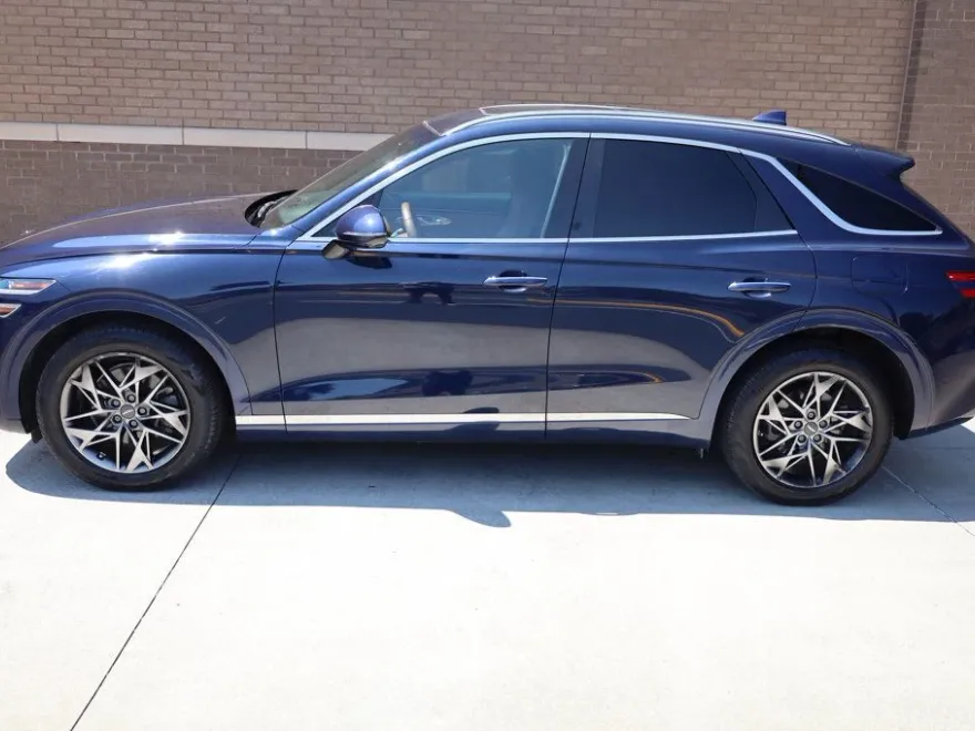 2022 Genesis GV70 2.5T Advanced photo 1