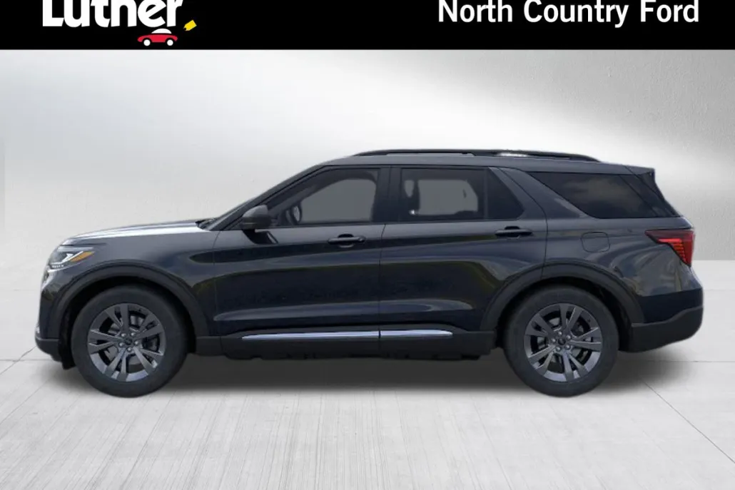 2025 Ford Explorer photo 1