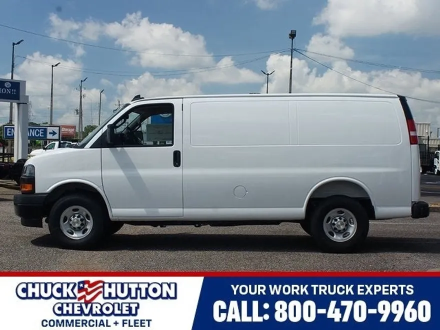 2025 Chevrolet Express Cargo 2500 photo 1