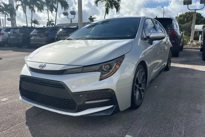 2022 Toyota Corolla SE photo 1