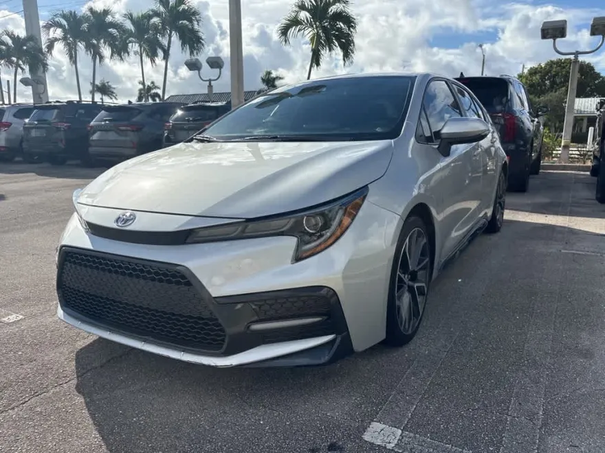 2022 Toyota Corolla SE photo 1
