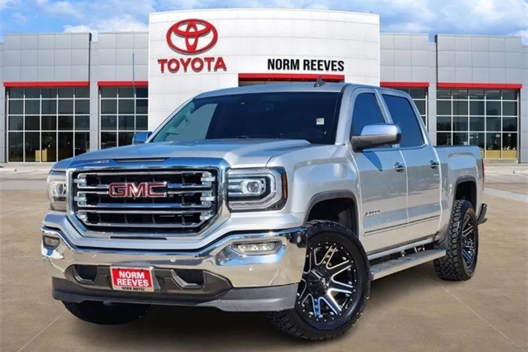 2017 Gmc Sierra SLT photo 1