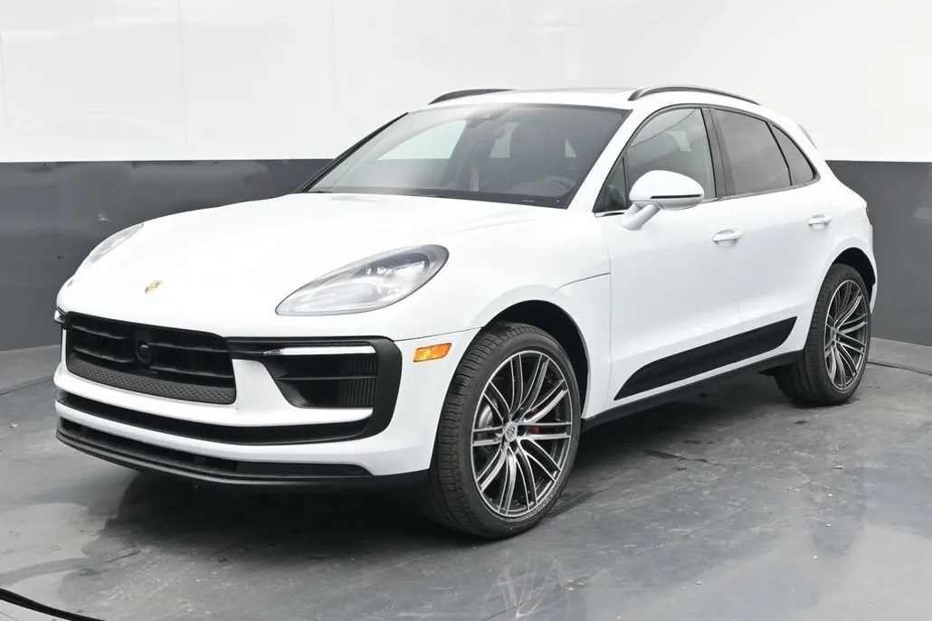 2025 Porsche Macan S photo 1