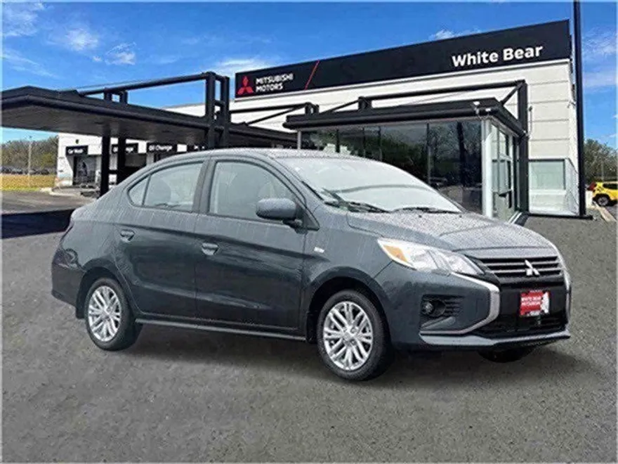 2024 Mitsubishi Mirage G4 LE photo 1