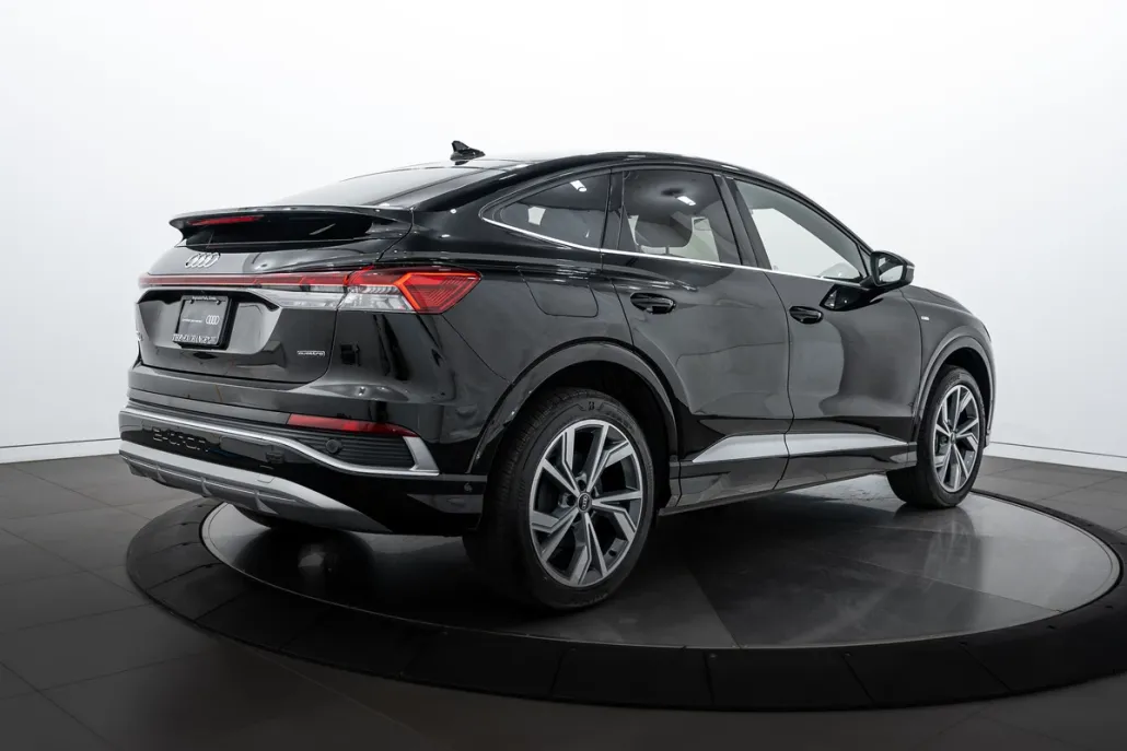 2023 Audi Q4 E-tron Sportback Prestige photo 1