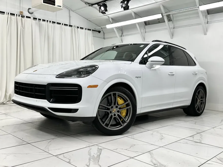 2021 Porsche Cayenne Turbo S E-Hybrid photo 1
