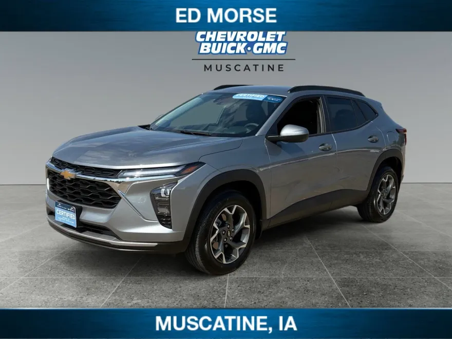 2024 Chevrolet Trax LT photo 1