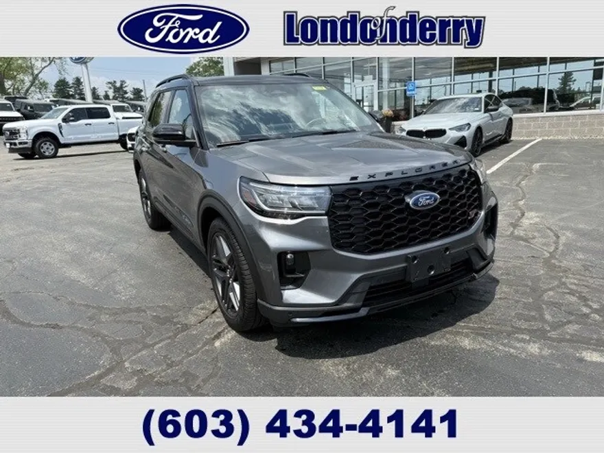 2025 Ford Explorer ST photo 1