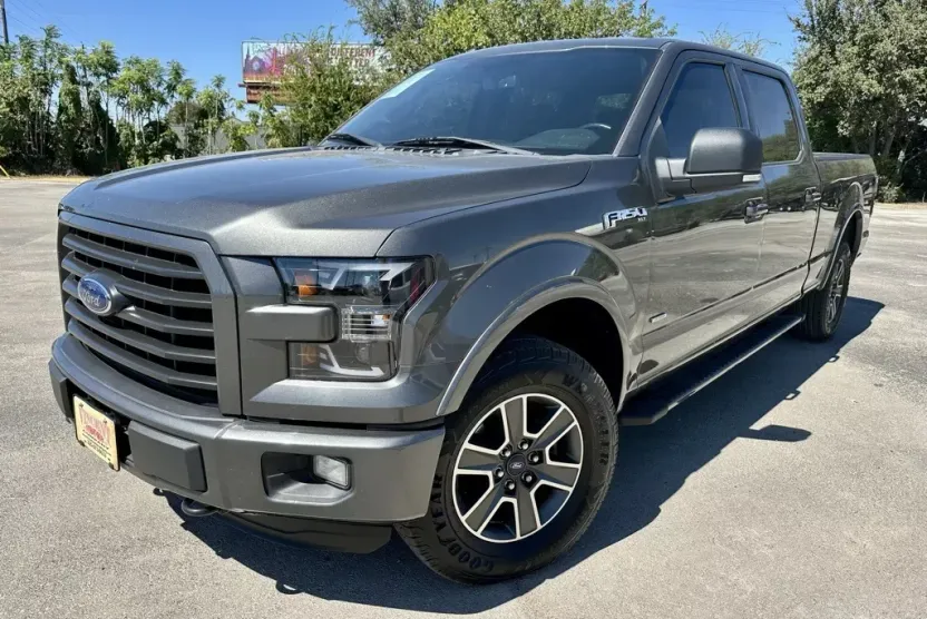 2016 Ford F-150 XLT photo 1