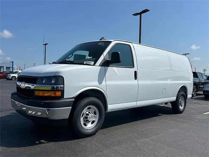 2025 Chevrolet Express Cargo 3500 photo 1
