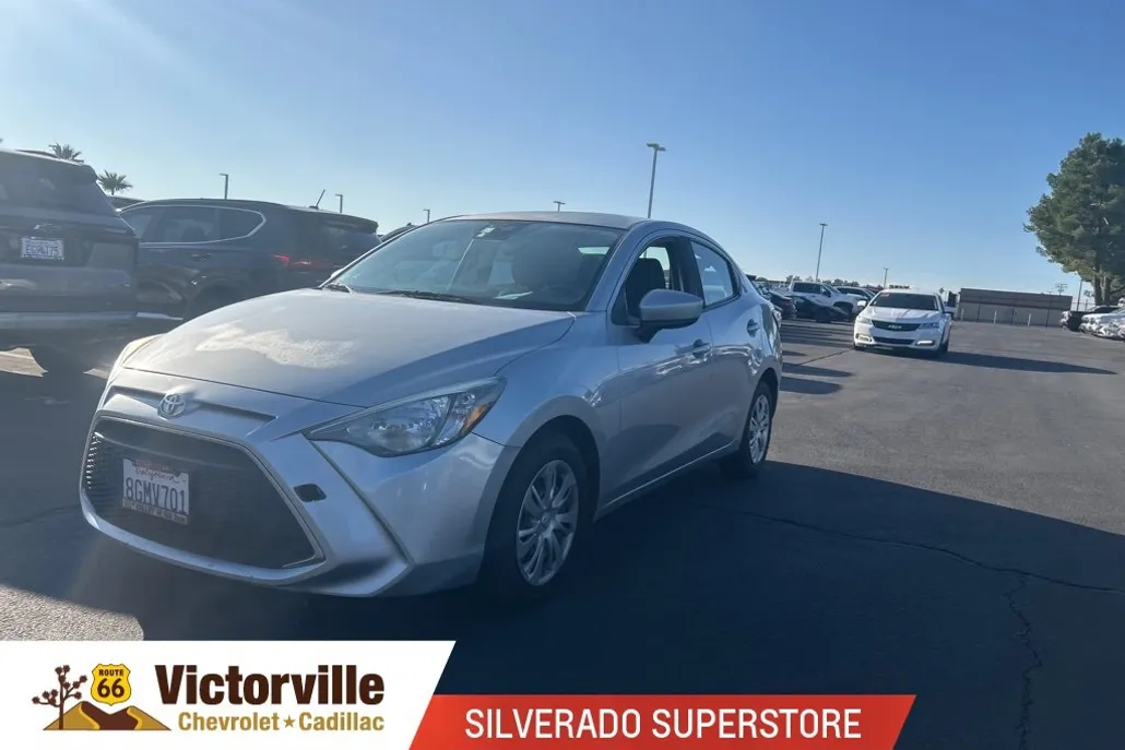 2019 Toyota Yaris L photo 1