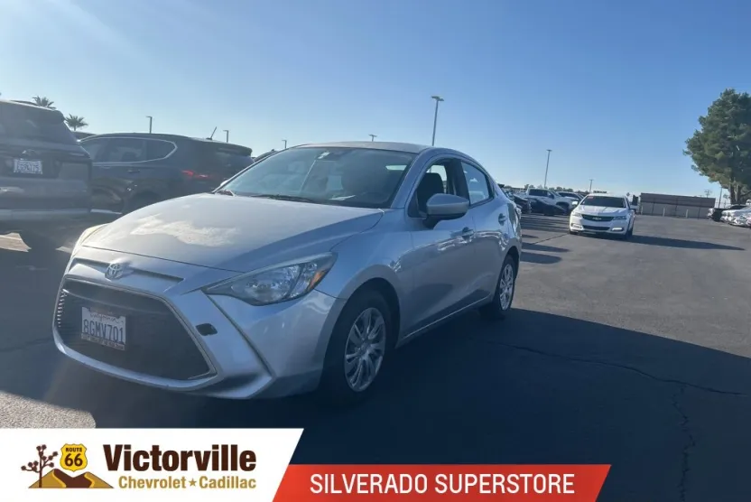 2019 Toyota Yaris L photo 1