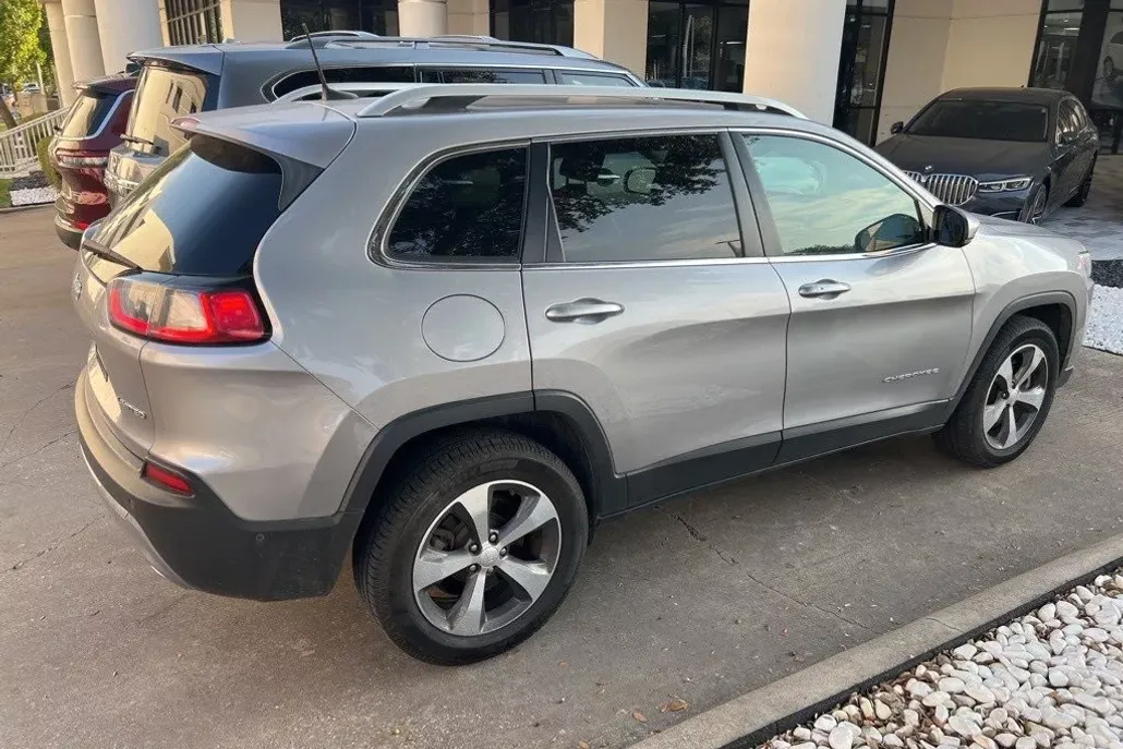 2019 Jeep Cherokee Limited photo 1