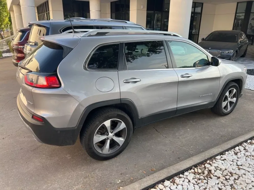 2019 Jeep Cherokee Limited photo 1