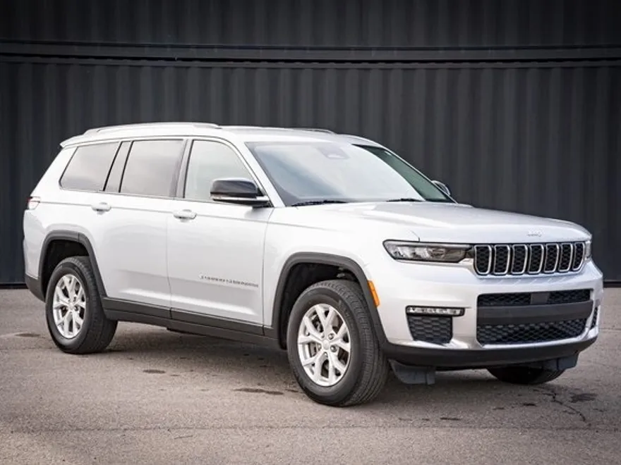 2023 Jeep Grand Cherokee Limited photo 1