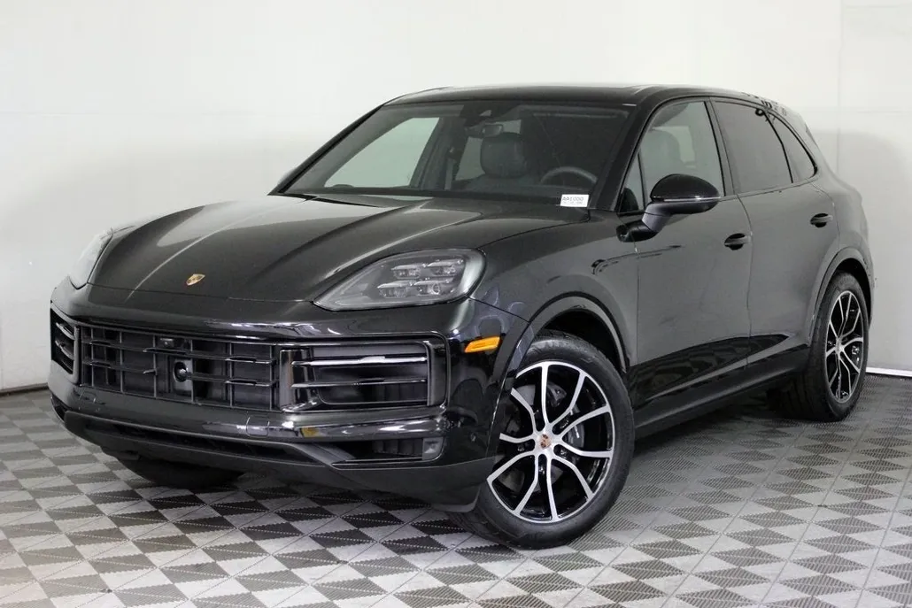 2026 Porsche Cayenne Base photo 1