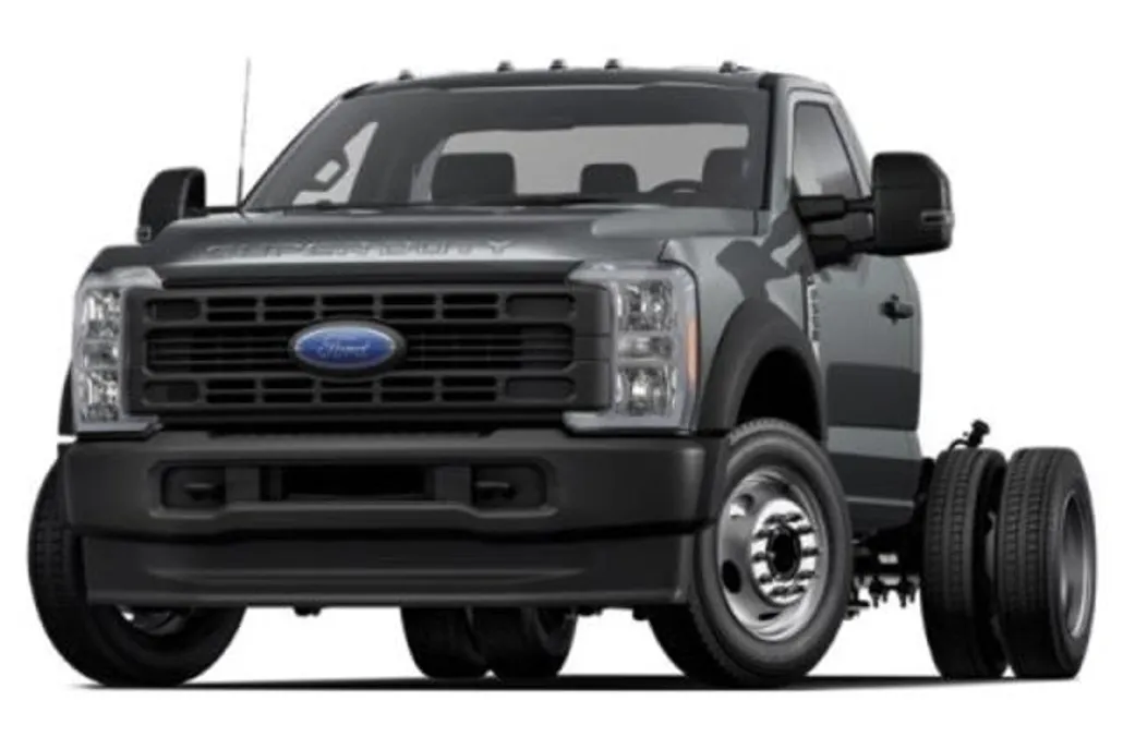 2024 Ford F-550 XLT photo 1