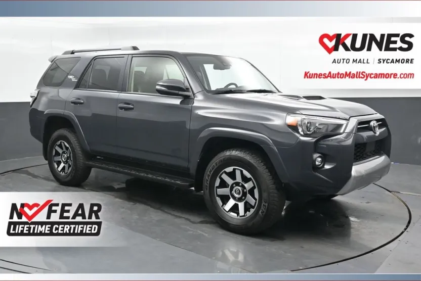 2024 Toyota 4Runner TRD Off-Road Premium photo 1